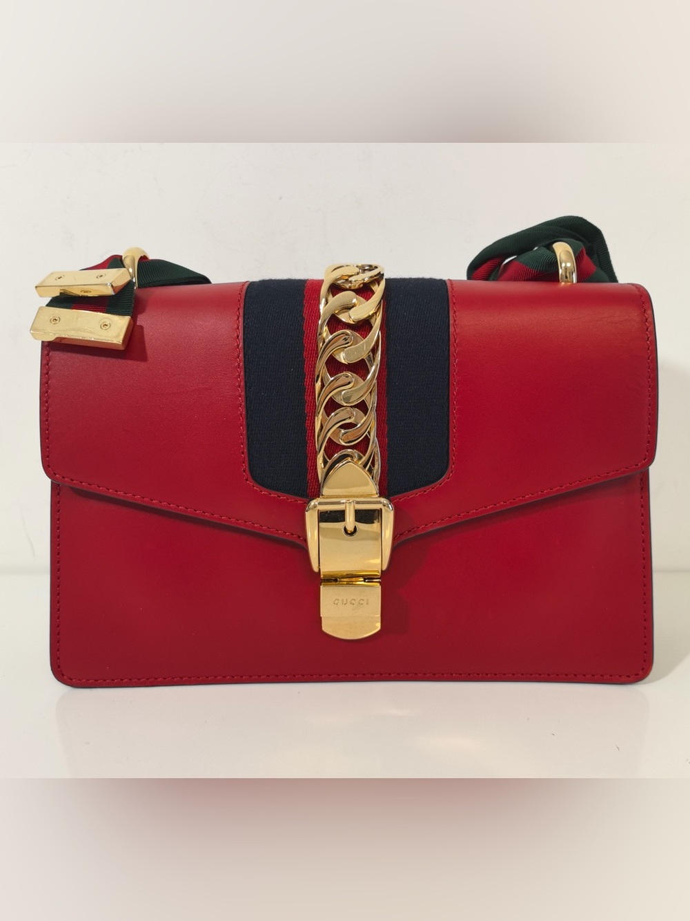 Pre-Owned Gucci Sylvie Small Red Leather Shoulder Bag